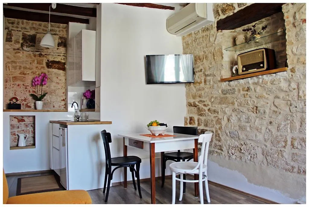Guest House Tragurion Trogir 3*,